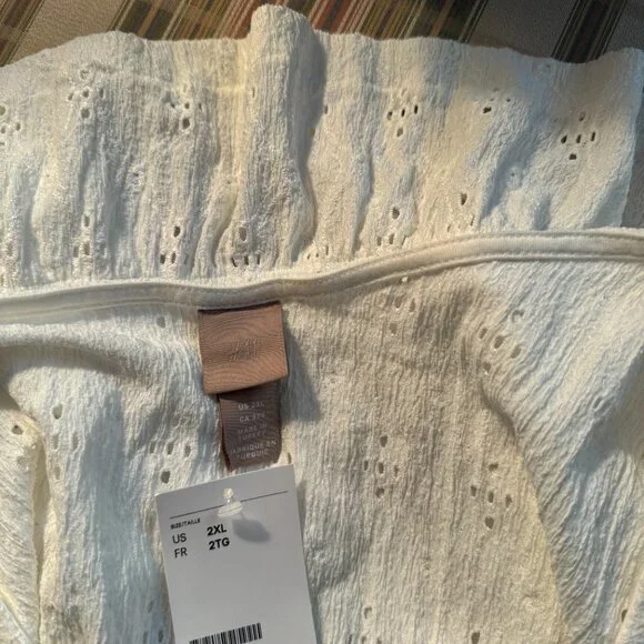 NWT H&M White Eyelet Pullover Top w/Peplum Size 2XL - Picture 12 of 12